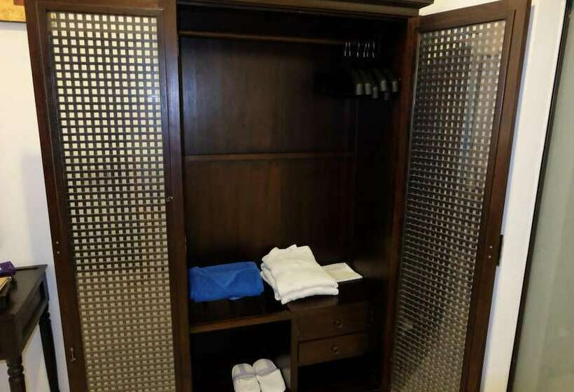 Sviitti Allasnäkymä, Rawai Suites Phuket