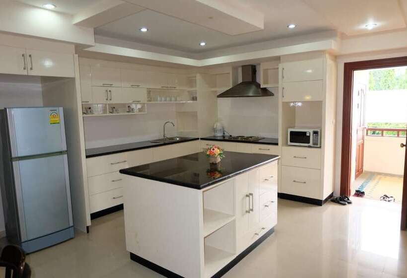 Standard-huone 2 Parivuodetta, Rawai Suites Phuket