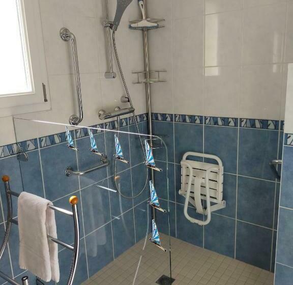 适合残疾人使用的标准间, Petit Châtelet Bis