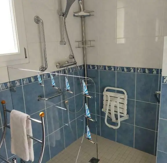 Standard-invahuone, Petit Châtelet Bis