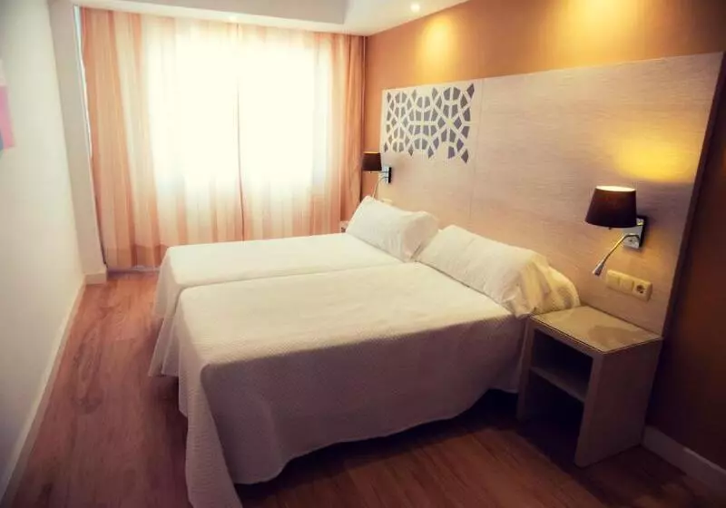 身障者適用クイーンサイズベッドルーム, Delta Hotels By Marriott Indianapolis East