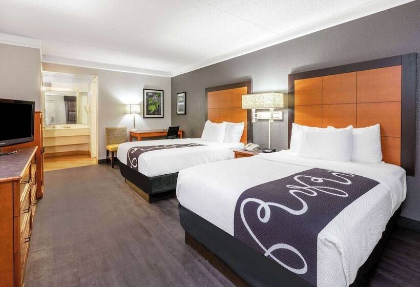 غرفه قياسيه سريرين مزدوجين, Super 8 By Wyndham The Woodlands North