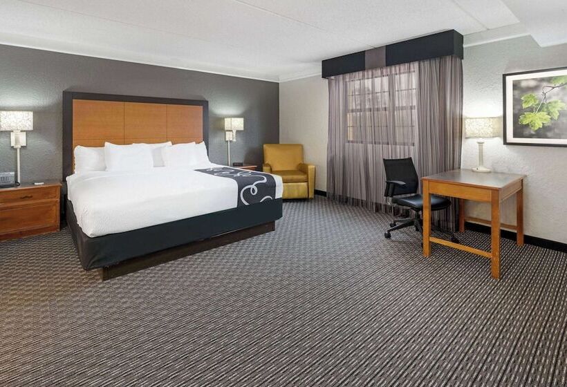 Номер Deluxe, Super 8 By Wyndham The Woodlands North