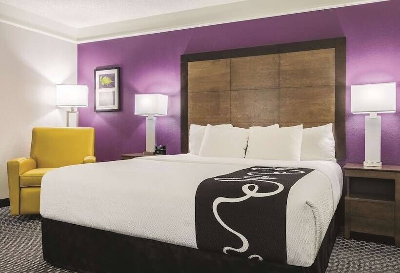 デラックスルーム, La Quinta By Wyndham Alexandria Airport