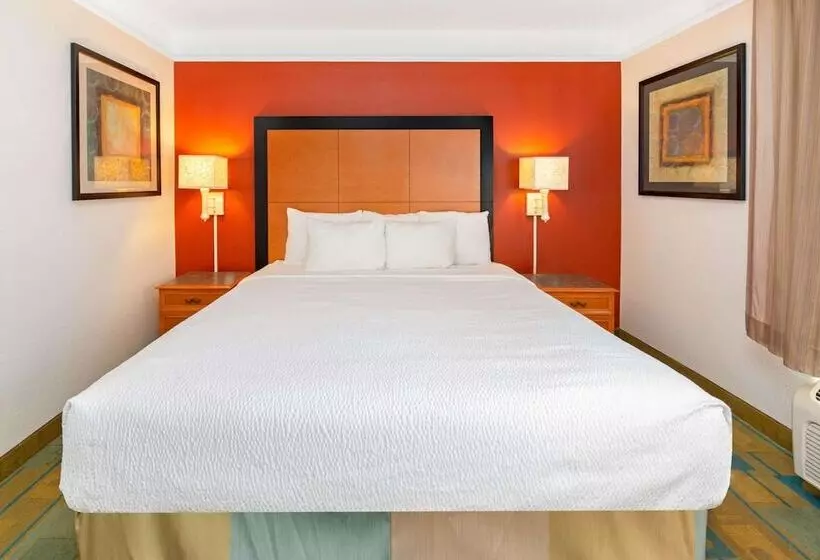 سوئیت با تخت بزرگ, La Quinta By Wyndham Usf
