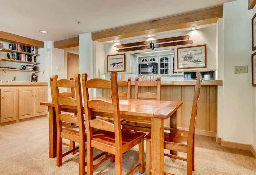 דירת חדר, Lodge Tower