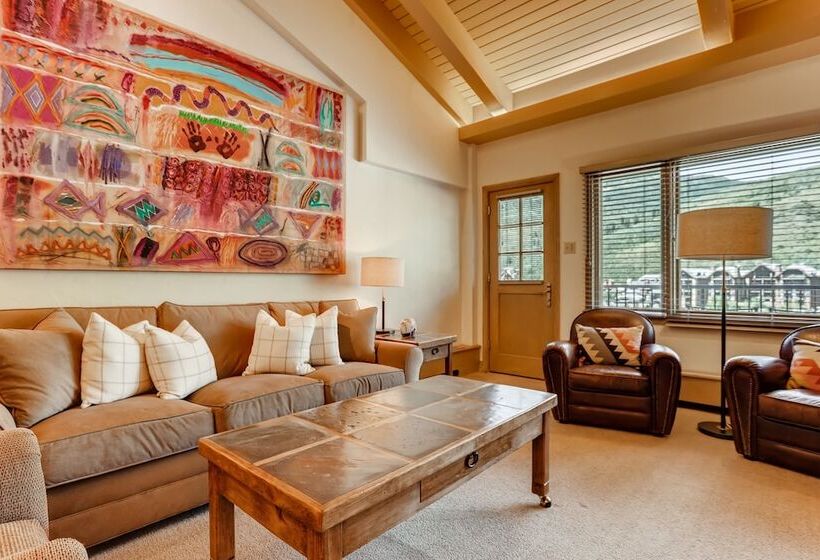 דירת חדר, Lodge Tower