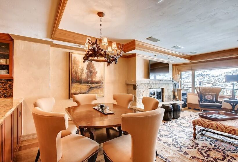 דירת שני חדרים, Lodge Tower