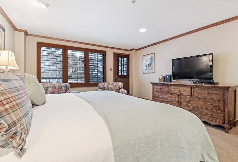 شقة غرفة واحدة, Lodge Tower