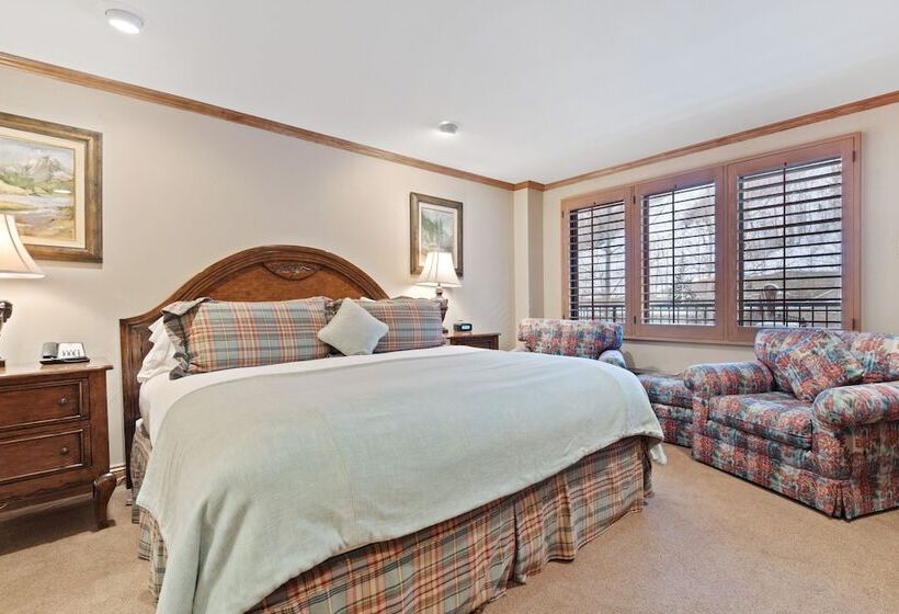 דירת חדר, Lodge Tower