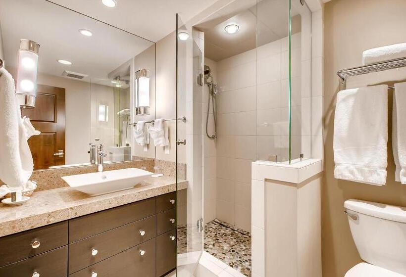 חדר סטנדרט עם מיטת קינג, Lodge Tower