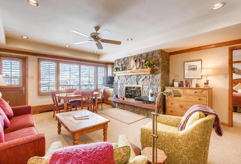 דירת שני חדרים, Lodge Tower