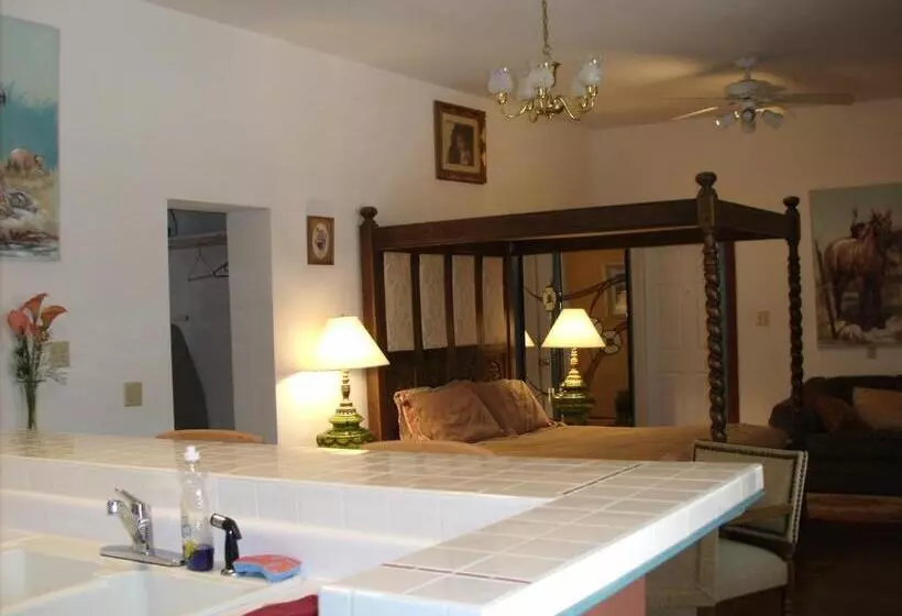 Standard-huone, Lundeen Inn Of The Arts