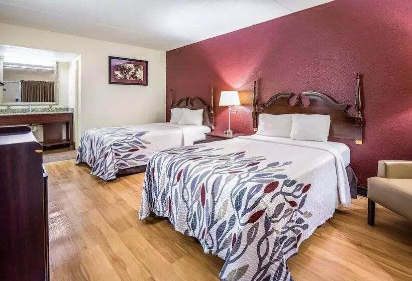 ２ダブルベッドのスタンダードルーム, Red Roof Inn Caryville