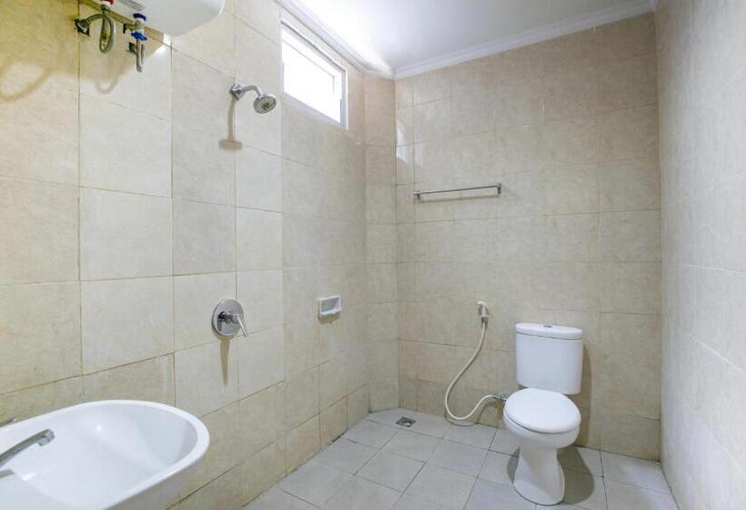 スタンダードルーム, Oyo 2320 Charvita