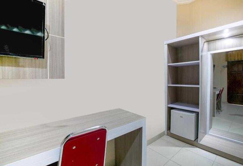 スタンダードルーム, Oyo 2320 Charvita