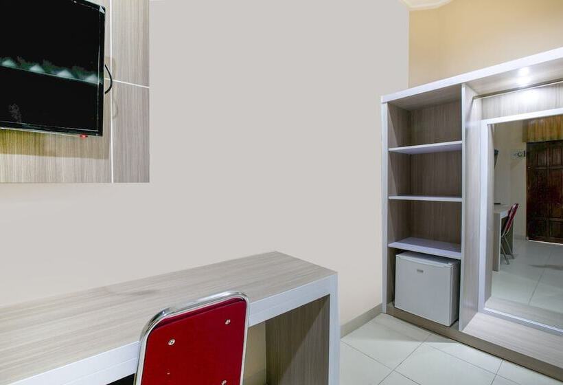 スタンダードルーム, Oyo 2320 Charvita