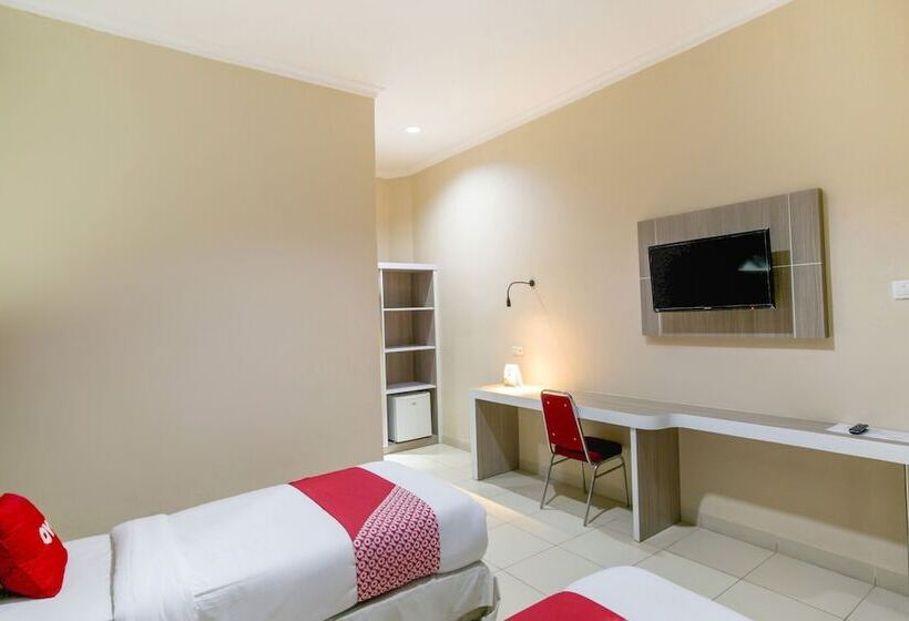 スタンダードルーム, Oyo 2320 Charvita