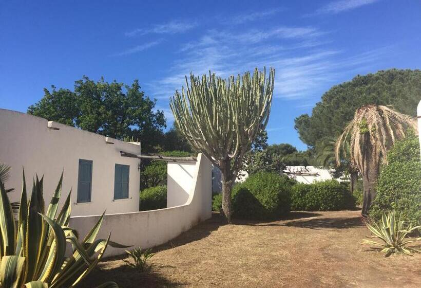 بانگلوی استاندارد با چشمانداز دریا, Residenza Gherly