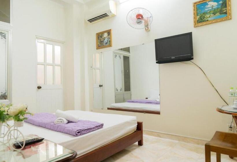 اتاق استاندارد, Aqua Nhu Huynh