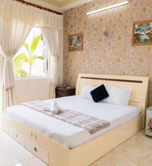 اتاق استاندارد با بالکن, Aqua Nhu Huynh