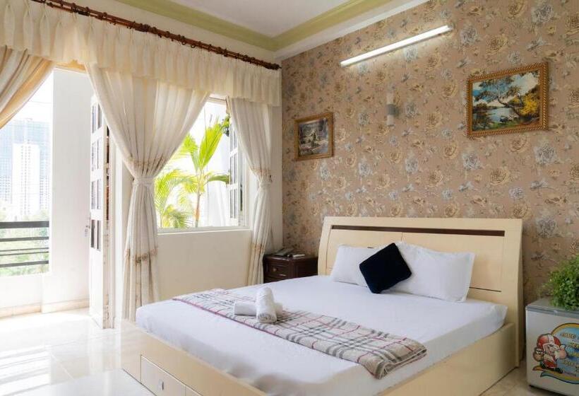 اتاق استاندارد با بالکن, Aqua Nhu Huynh