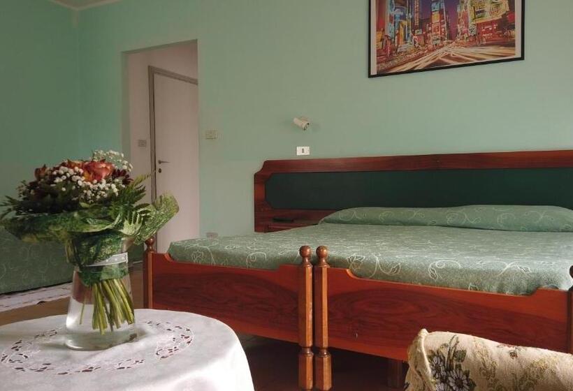 Standard room with outdoor bath, Cristina