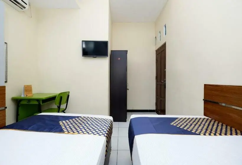 スタンダードルーム, Spot On 2209 Solo Point Guest House Syariah