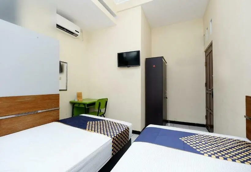 スタンダードルーム, Spot On 2209 Solo Point Guest House Syariah