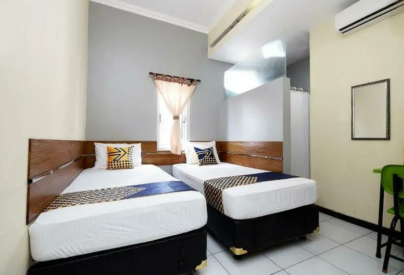 スタンダードルーム, Spot On 2209 Solo Point Guest House Syariah