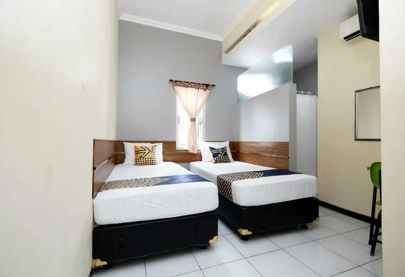 スタンダードルーム, Spot On 2209 Solo Point Guest House Syariah