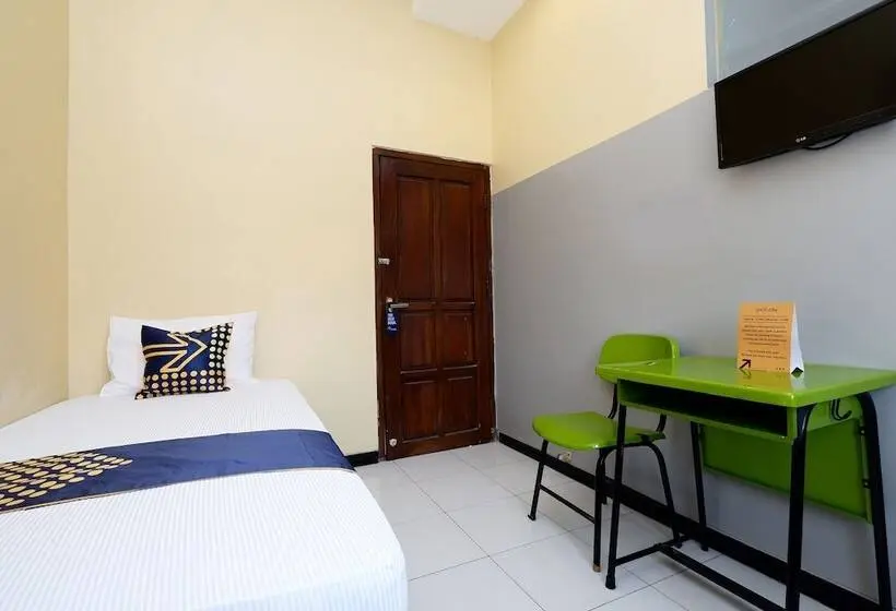 スタンダードシングルルーム, Spot On 2209 Solo Point Guest House Syariah