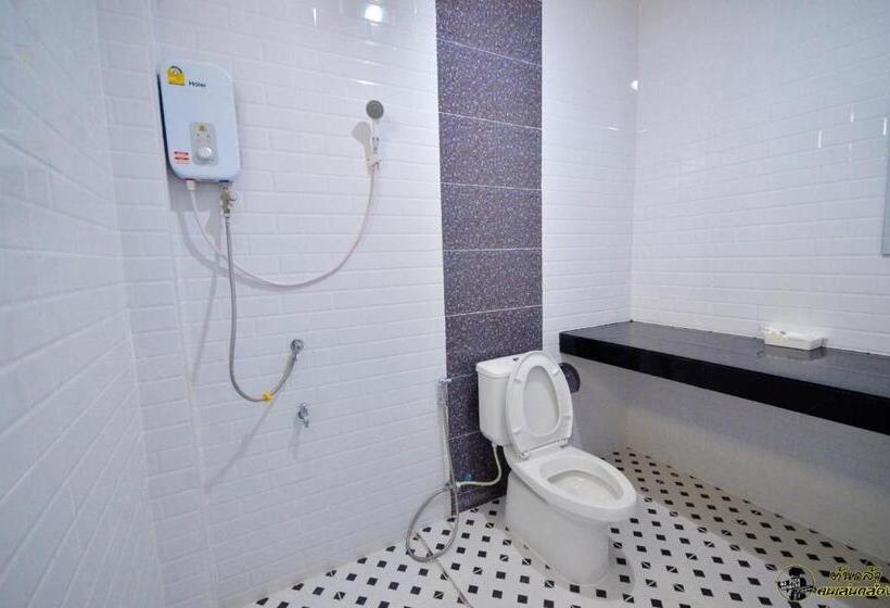 اتاق پریمیوم چهارنفره, แอ่ว ดีld Hotel&residences