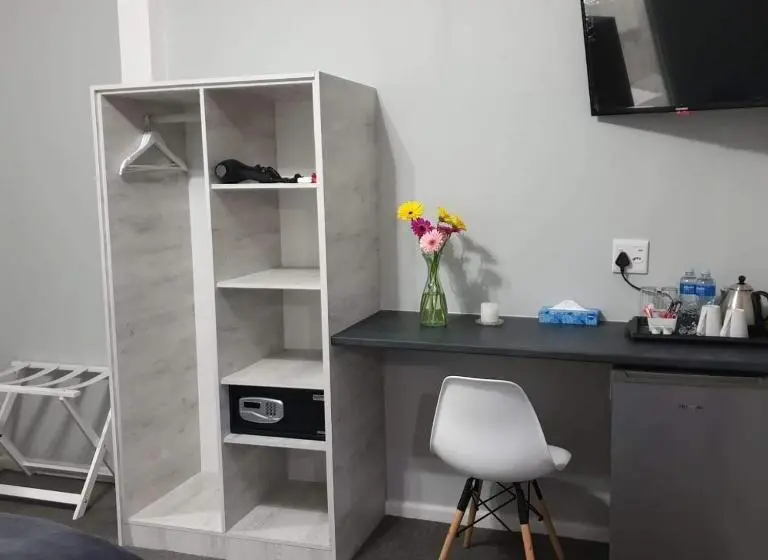 اتاق سوپریور با تخت بزرگ, Gables B & B
