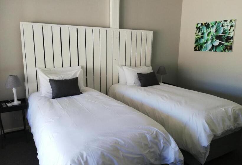 디럭스 룸 킹사이즈 침대, Gables B & B