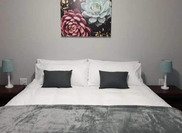 اتاق لوکس, Gables B & B