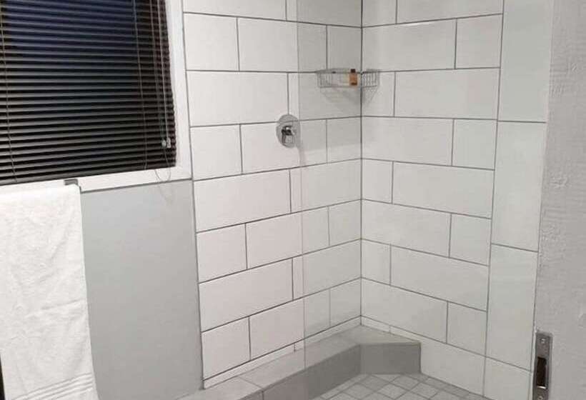 디럭스 룸, Gables B & B