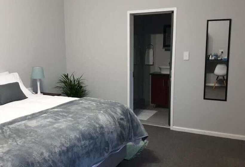 디럭스 룸, Gables B & B