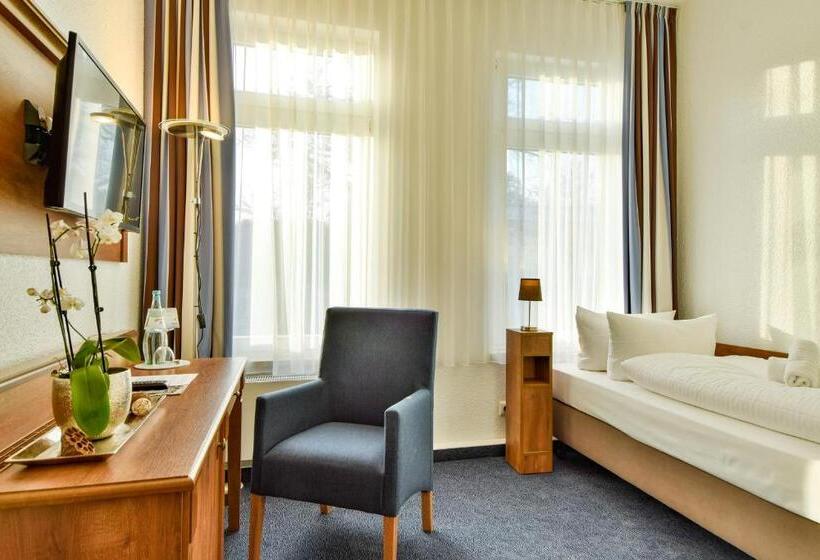 标准单人间, Am Fischerstrand