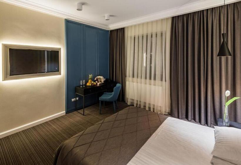 غرفة قياسية, Rafael готель рафаель