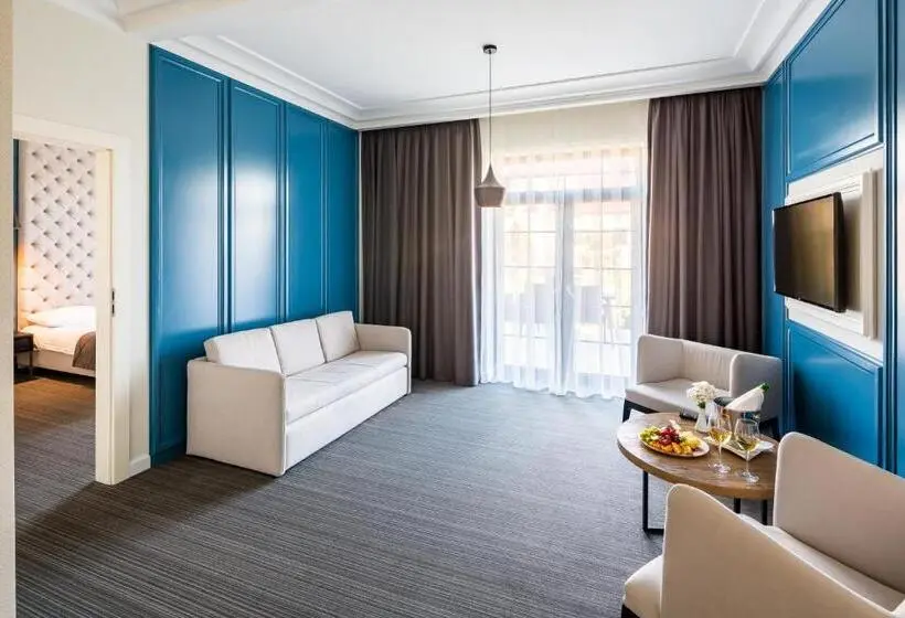 Suite with Terrace, Rafael готель рафаель