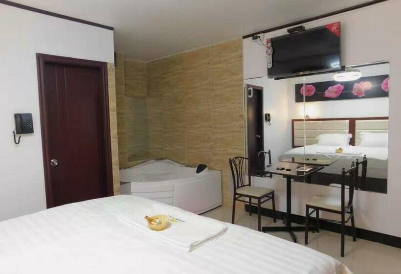 اتاق لوکس با تخت بزرگ, Sunshine