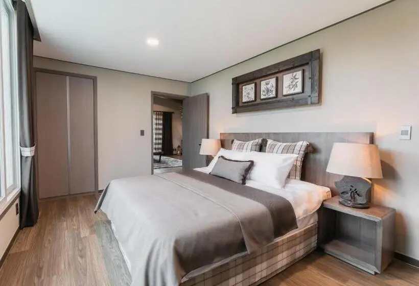 اتاق استاندارد با چشم‌انداز رودخانه, Kensington Resort Seorak Valley