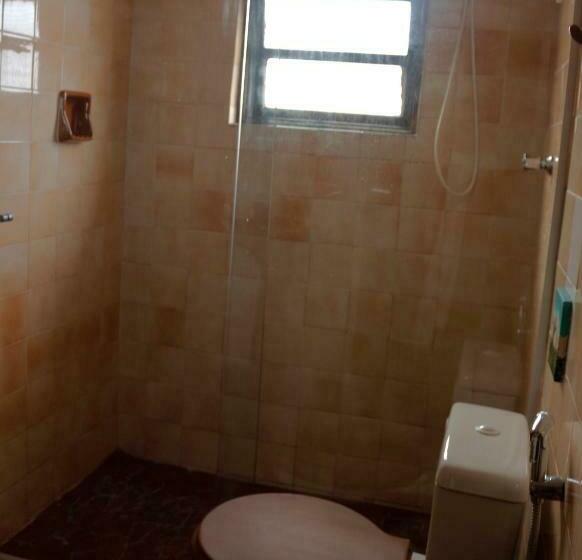 מיטה בחדר משותף, Que Onda!