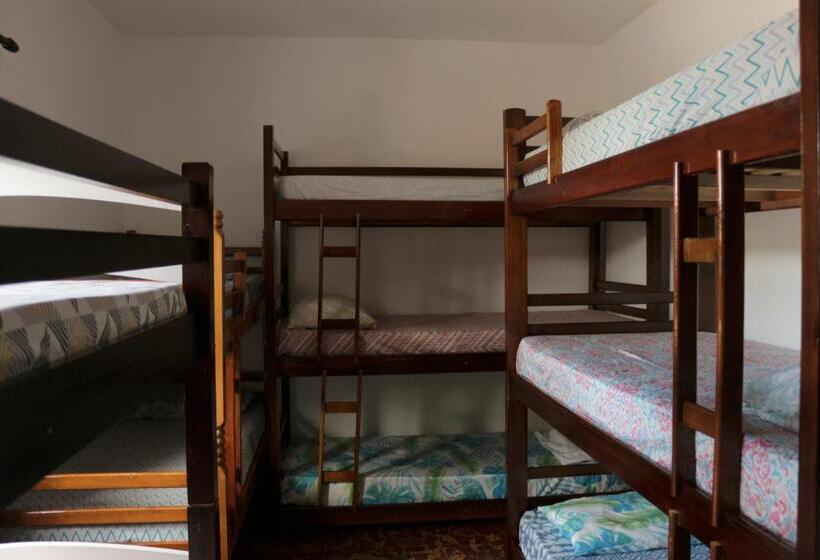 מיטה בחדר משותף, Que Onda!