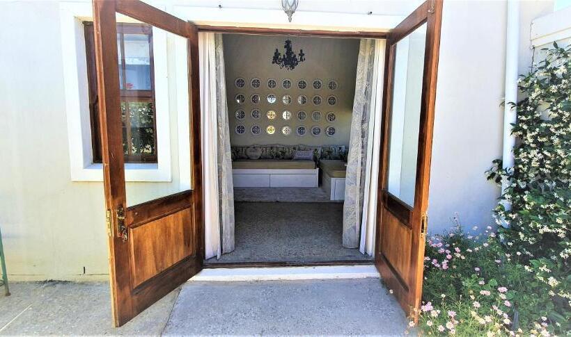 סוויטה עם ג'קוזי, Bakenhof Winelands Lodge