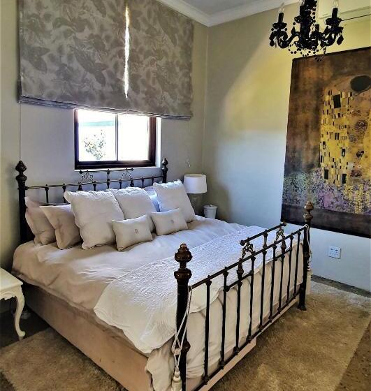 סוויטה עם ג'קוזי, Bakenhof Winelands Lodge