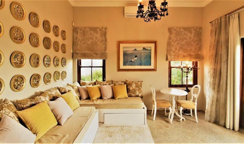 סוויטה עם ג'קוזי, Bakenhof Winelands Lodge