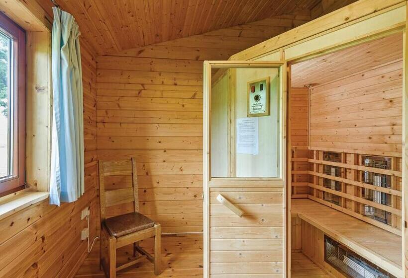 בית, 2 חדרי שינה, Trewythen Lodges