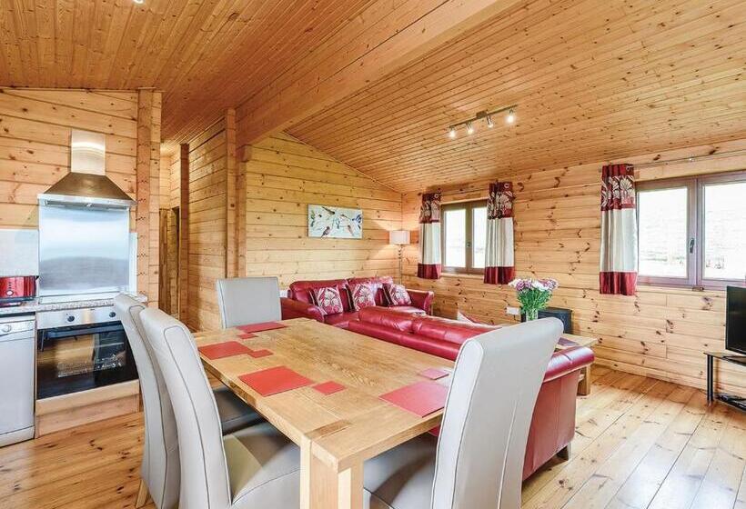 בית, 2 חדרי שינה, Trewythen Lodges